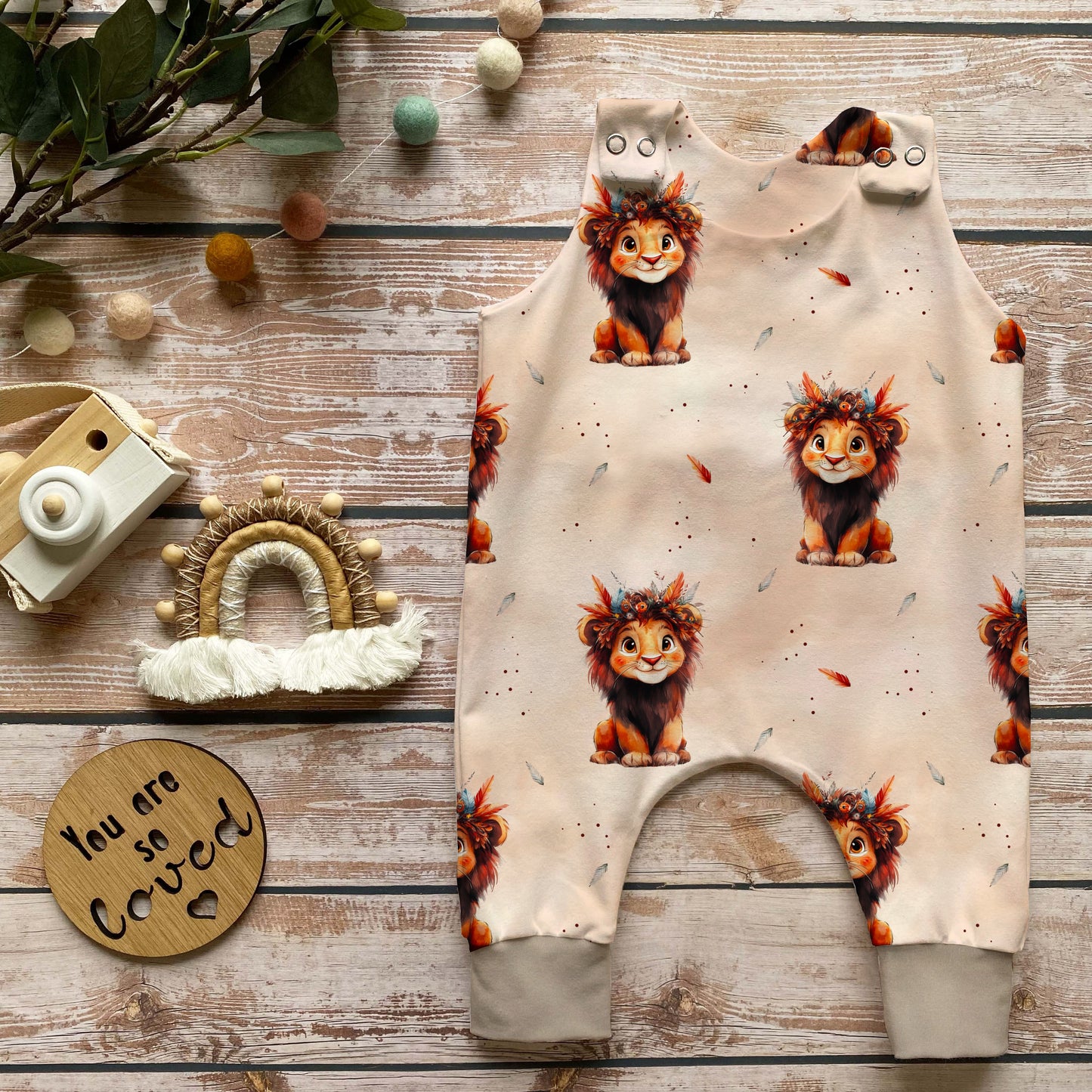Handmade Baby Strampler "Löwe"