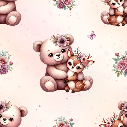 Detailaufnahme der Illustration Teddy Bär hat ein Rehkitz im Arm. Beide tragen Blumen Schmuck auf dem Kopf