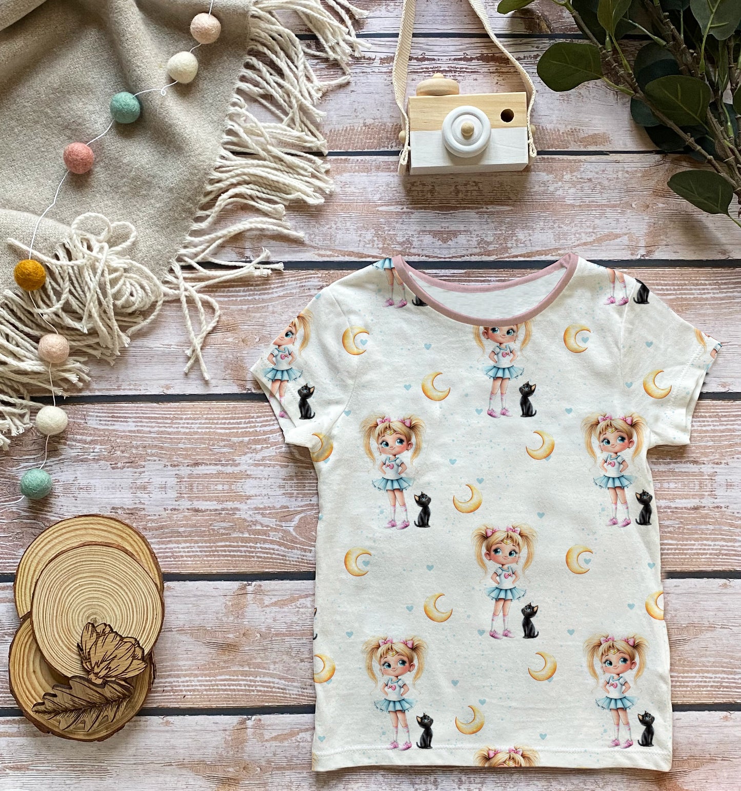 Stoffe Meterware "Moon Girl" - Jersey oder French Terry