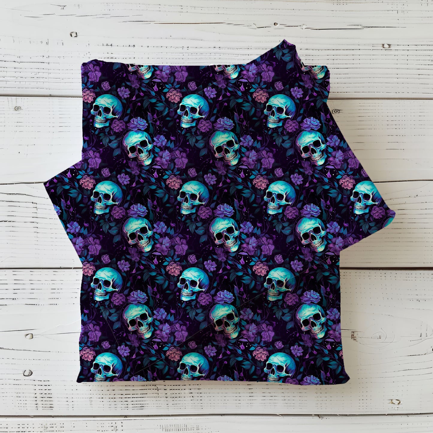 Lycra Stoffe Meterware „Totenkopf-Lila Blumen" UV 50+