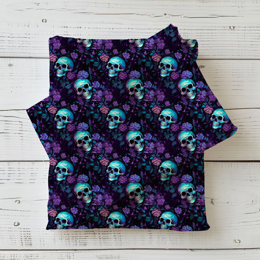 Lycra Stoffe Meterware „Totenkopf-Lila Blumen" UV 50+