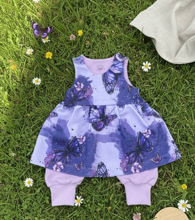 Handmade Baby Strampler-Kleid "Fliederflug"