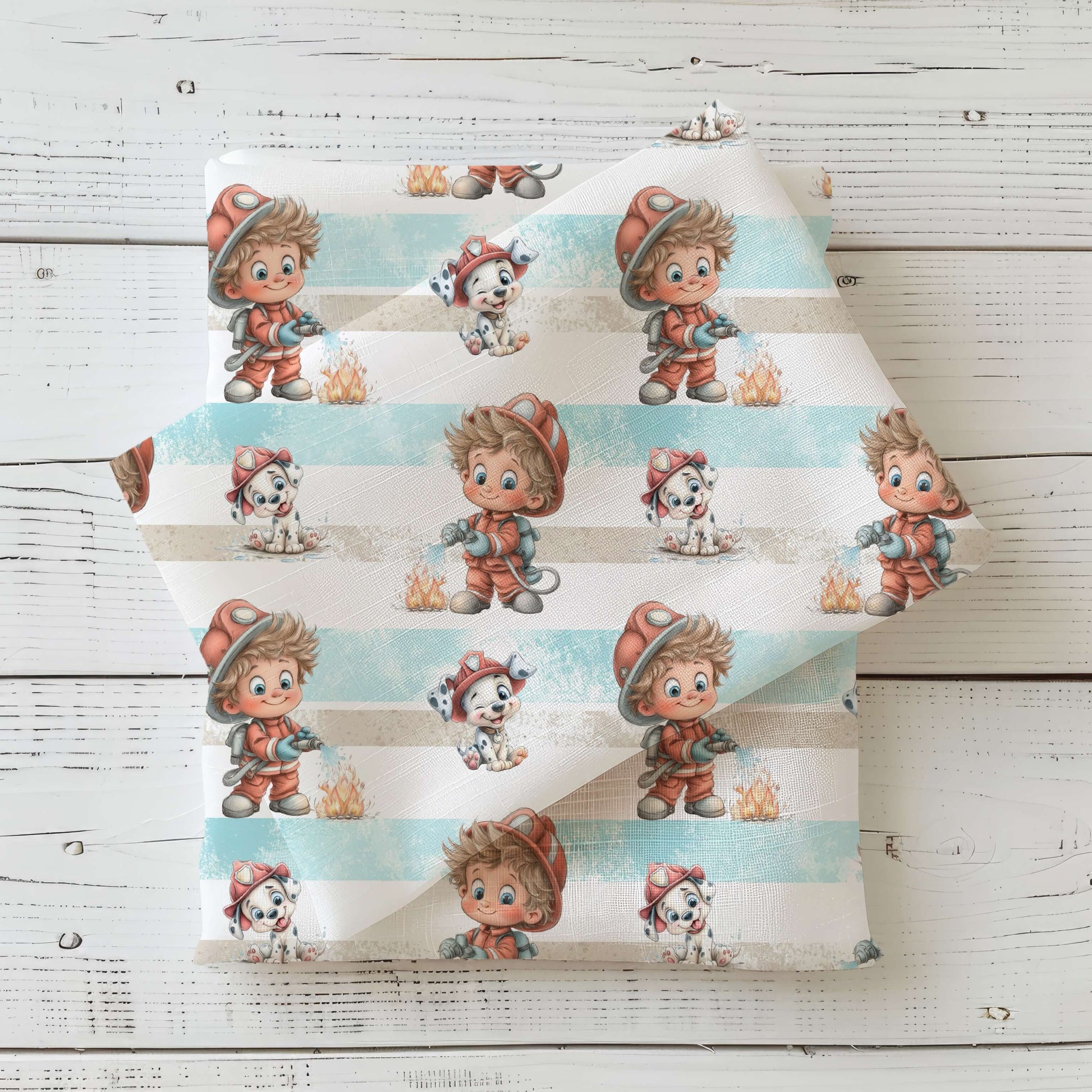 Kinderstoff „Kleine Feuerwehrhelden“ mit Junge & Hund. Erhältlich als Jersey, Rib & French Terry – jetzt entdecken & kleine Helden-Outfits nähen!