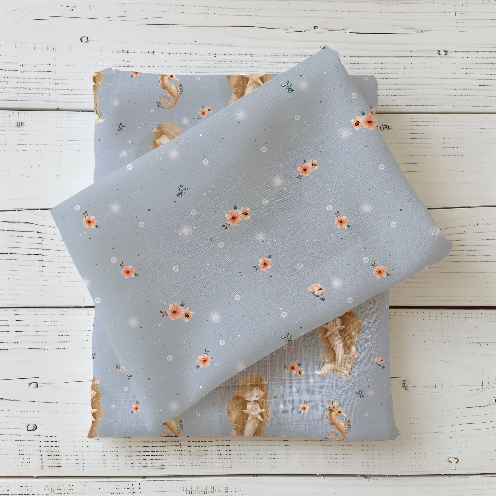 Ocean Blossom Mist Kombistoff – Blüten & Blasen auf Grau-Blau    |
| Kombistoff Kleine Meerjungfrau – Apricot-Blüten mit Wasserblasen |
| Ocean Blossom Mist Stoff – Jersey/French Terry/Rib Kombi         |
| Kombistoff Meerjungfrau – Blütenprint mit maritimen Details      |
| Ocean Blossom Mist Meterware – für Sets & Kinderkleidung         |
