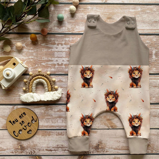 Handmade Baby Strampler "Löwe" beige - geteilt
